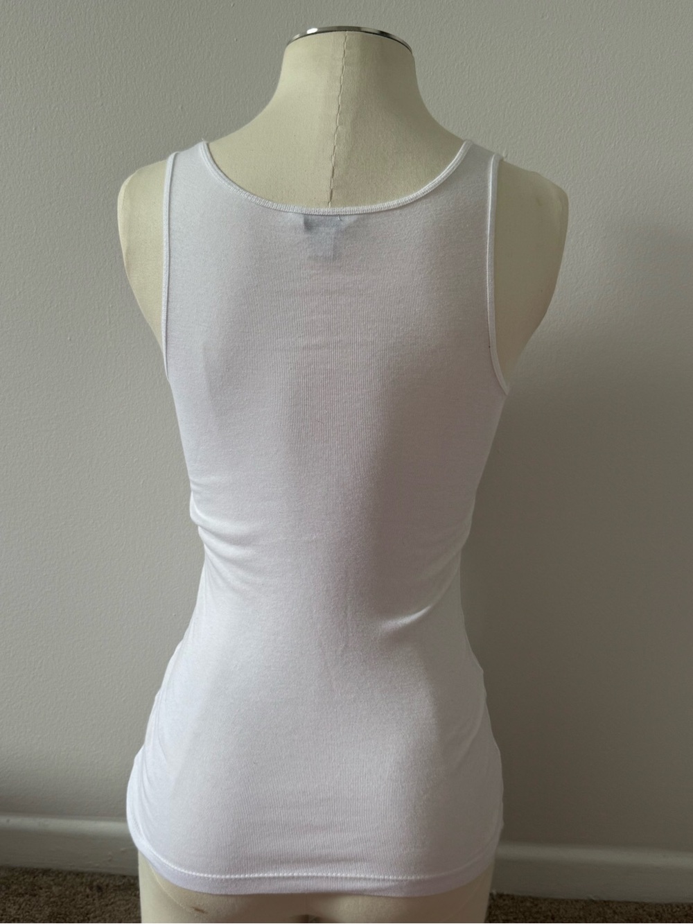 GUESS White Tank with Pink Rhinestone Heart Logo - Picture 4 of 5